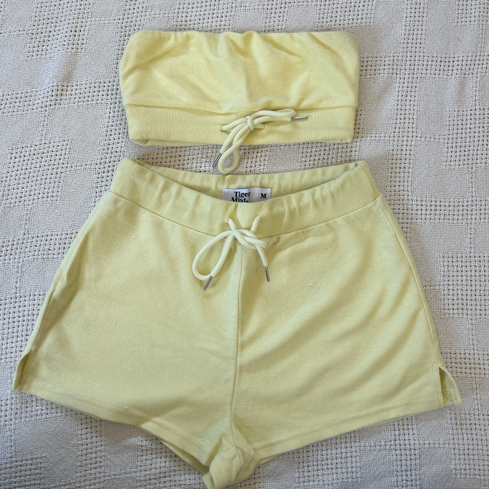 Tiger Mist Light Yellow Athletic Shorts Set
